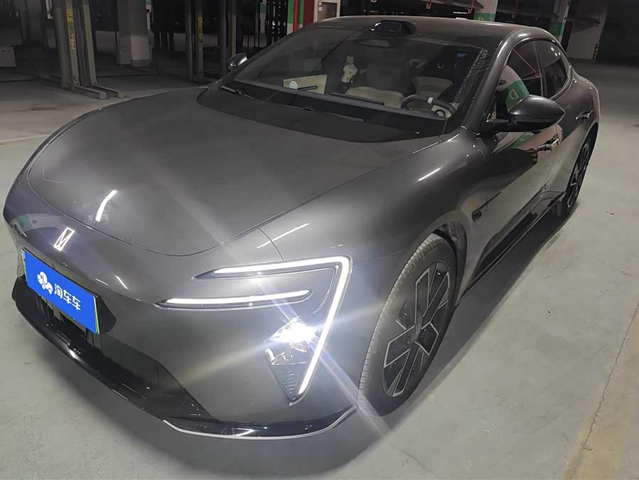 Avatr 06 2025 car image #2