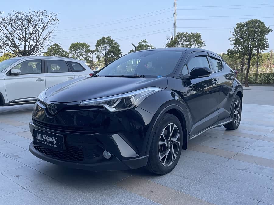 Toyota C-HR 2020 immagine di auto #2