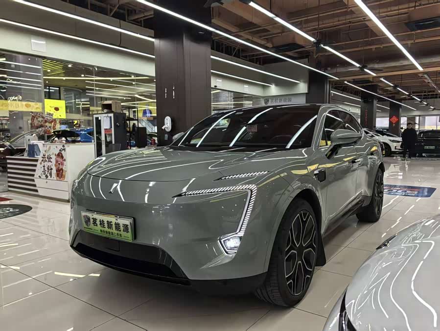 Avatr 11 2023 car image #2