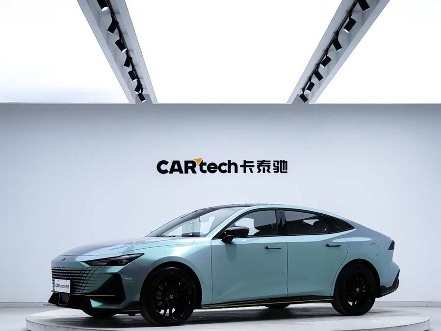 Changan UNI-V 2023 car image #2