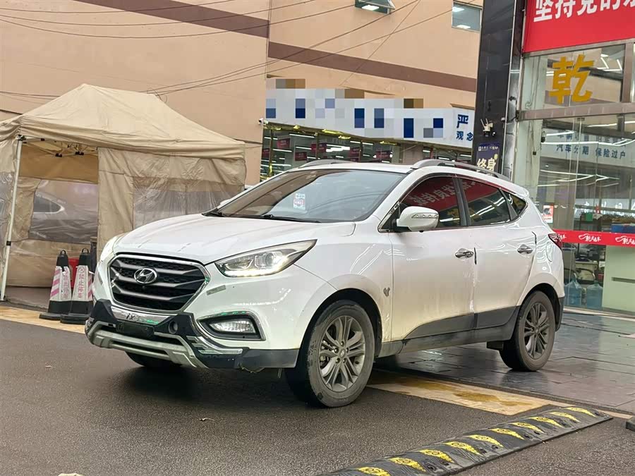 Hyundai ix35 2015 car image #2