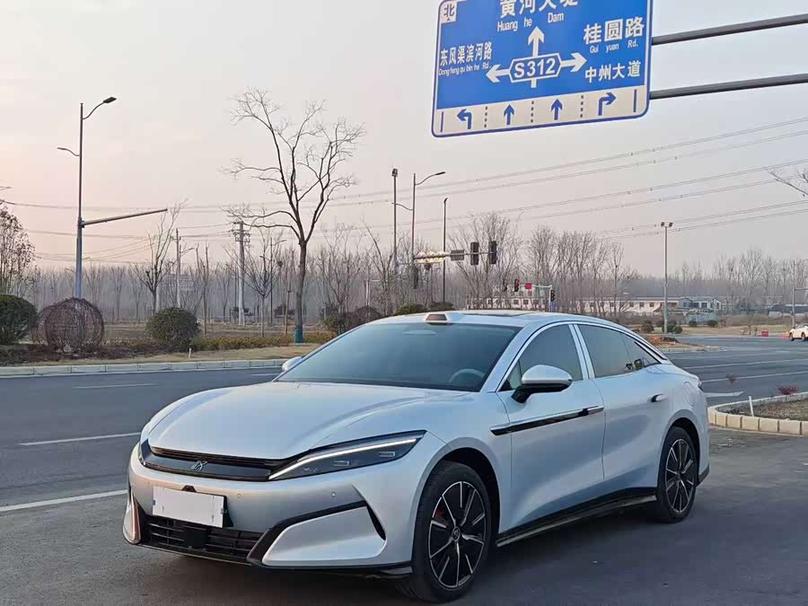 BYD HanL 2025 صورة سيارة #2