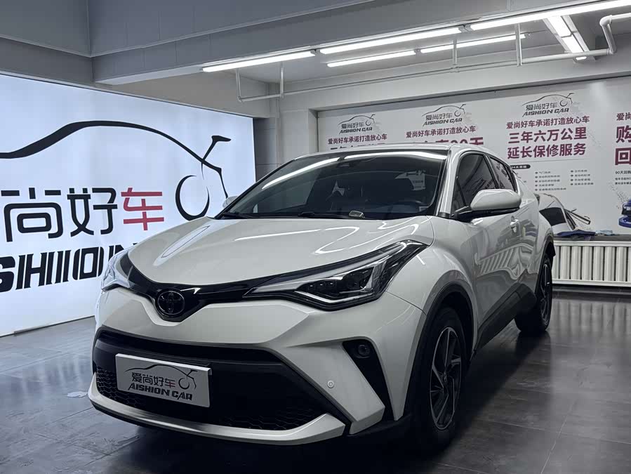 Toyota C-HR 2021 immagine di auto #2
