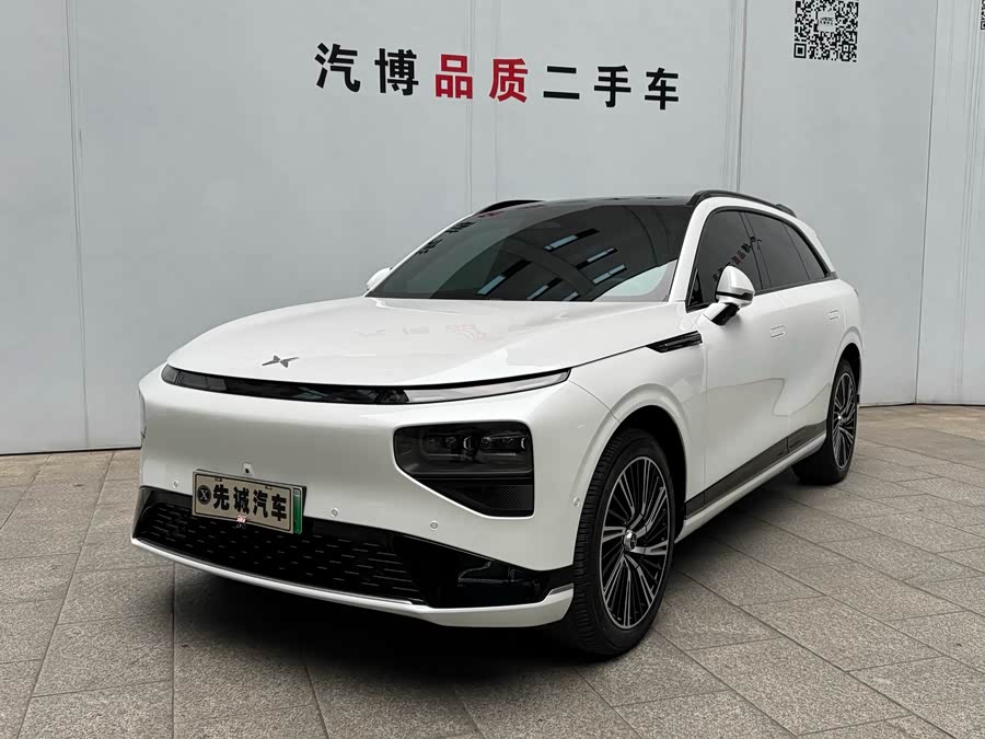 Xpeng G9 2025 car image #2