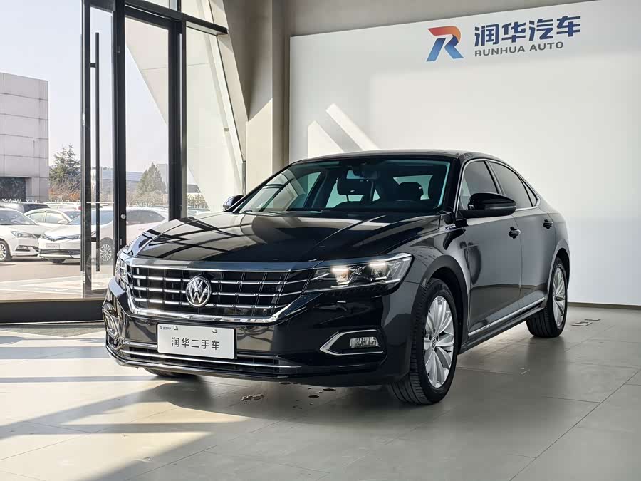 Volkswagen Passat 2019 car image #2
