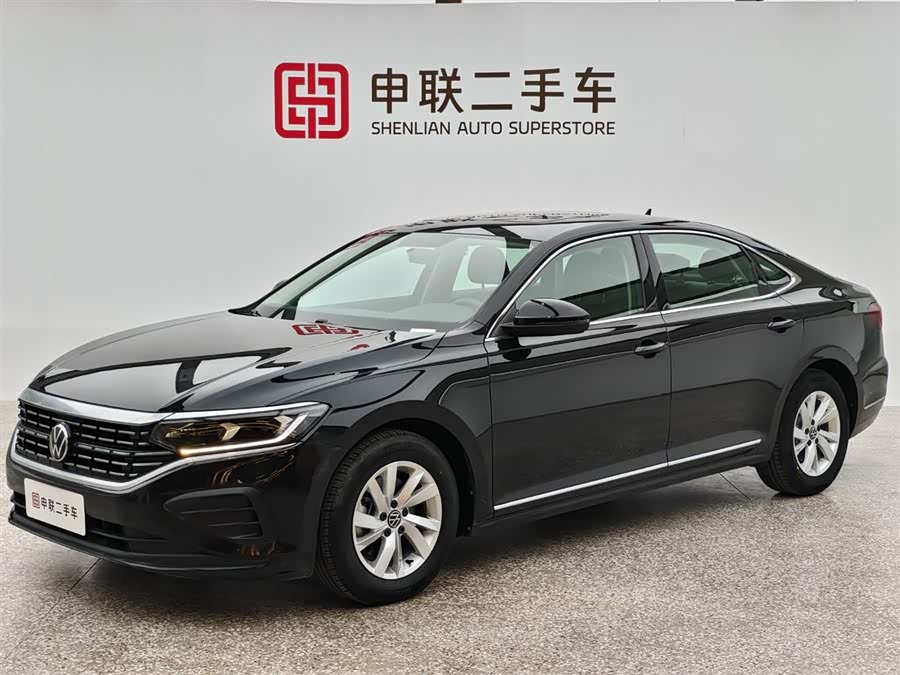 Volkswagen Passat 2023 car image #2