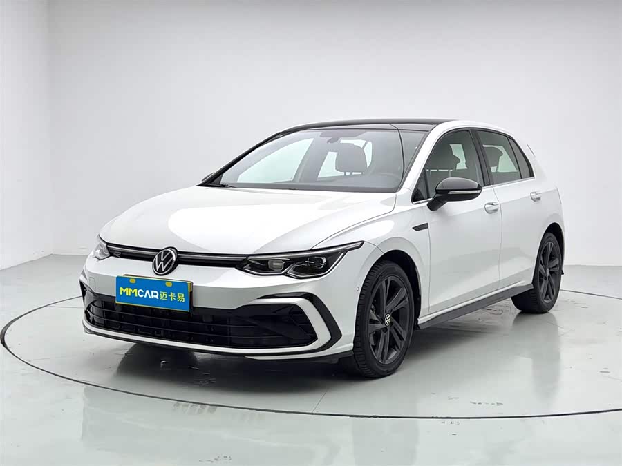 Volkswagen Golf 2021 car image #2