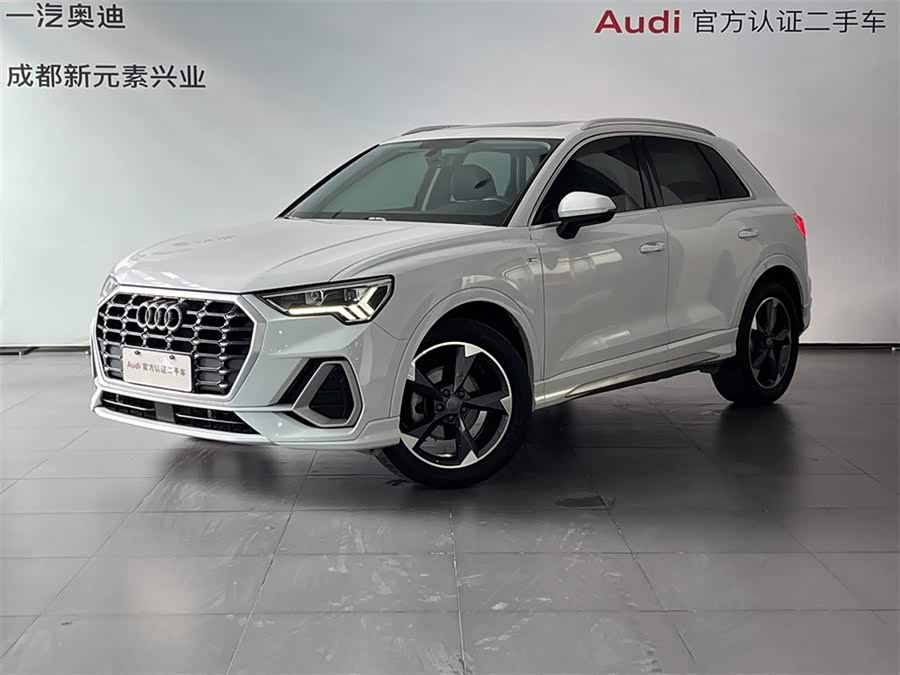Audi Q3 2020 car image #2