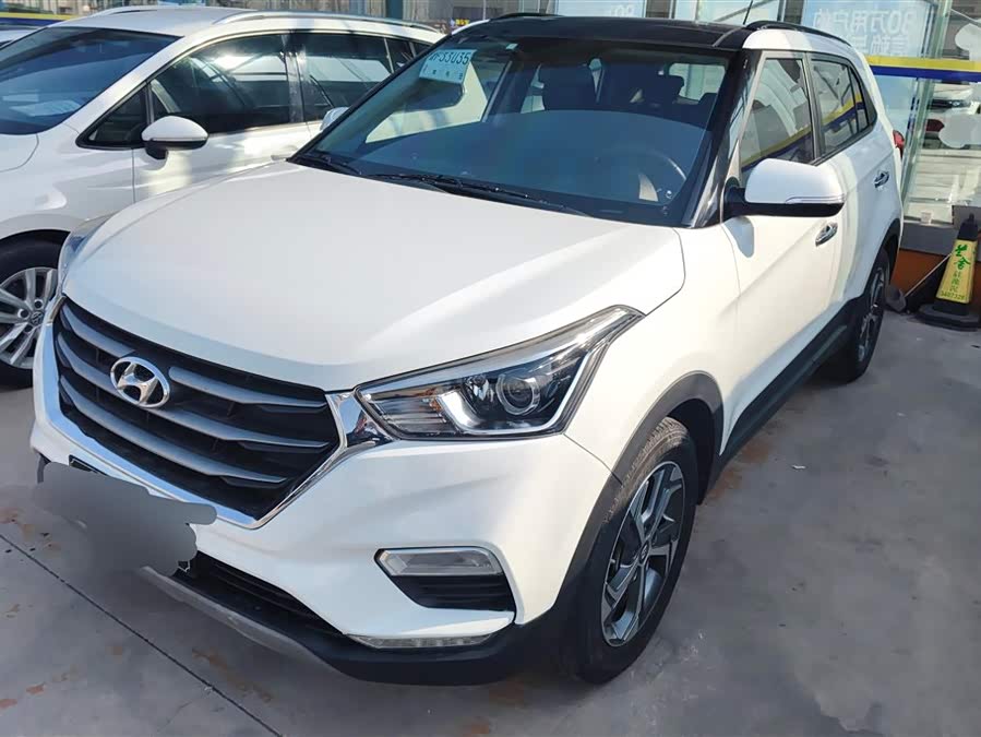 Hyundai ix25 2018 car image #2