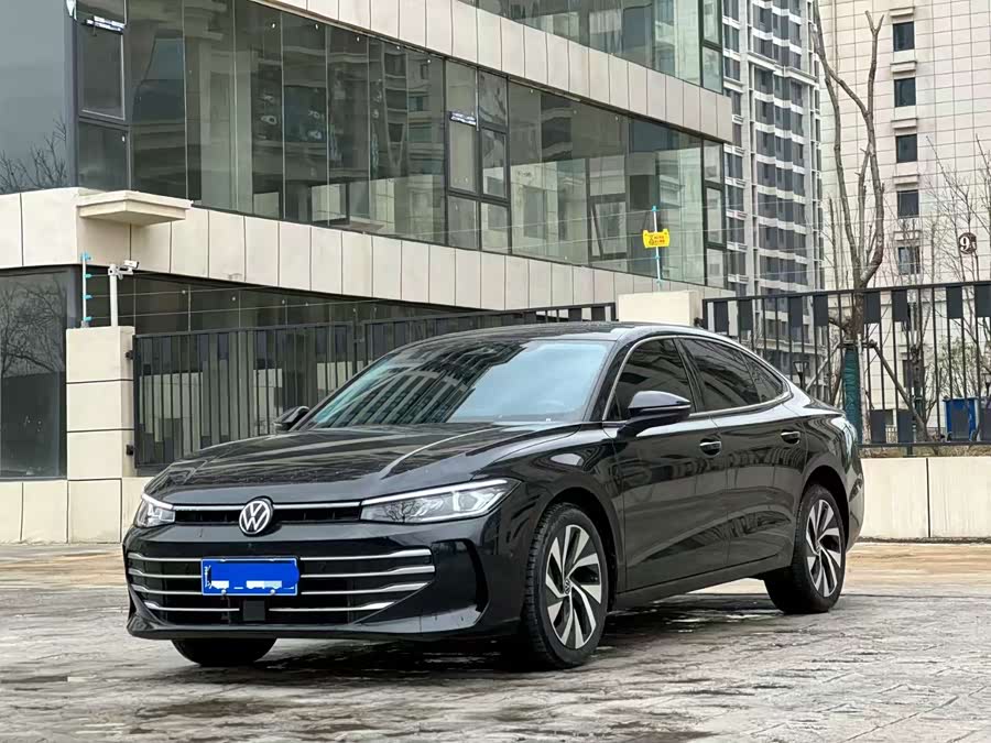 Volkswagen Passat 2024 immagine di auto #2