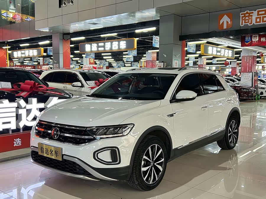 Volkswagen T-Roc 2026 car image #2