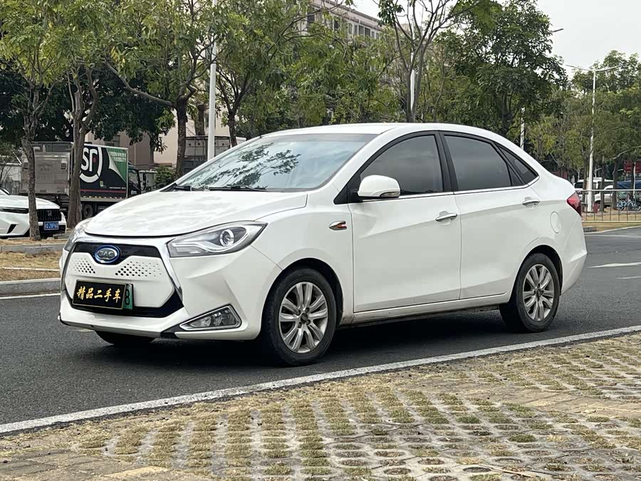 JAC 2017 #2 JAC 2017 car image #2