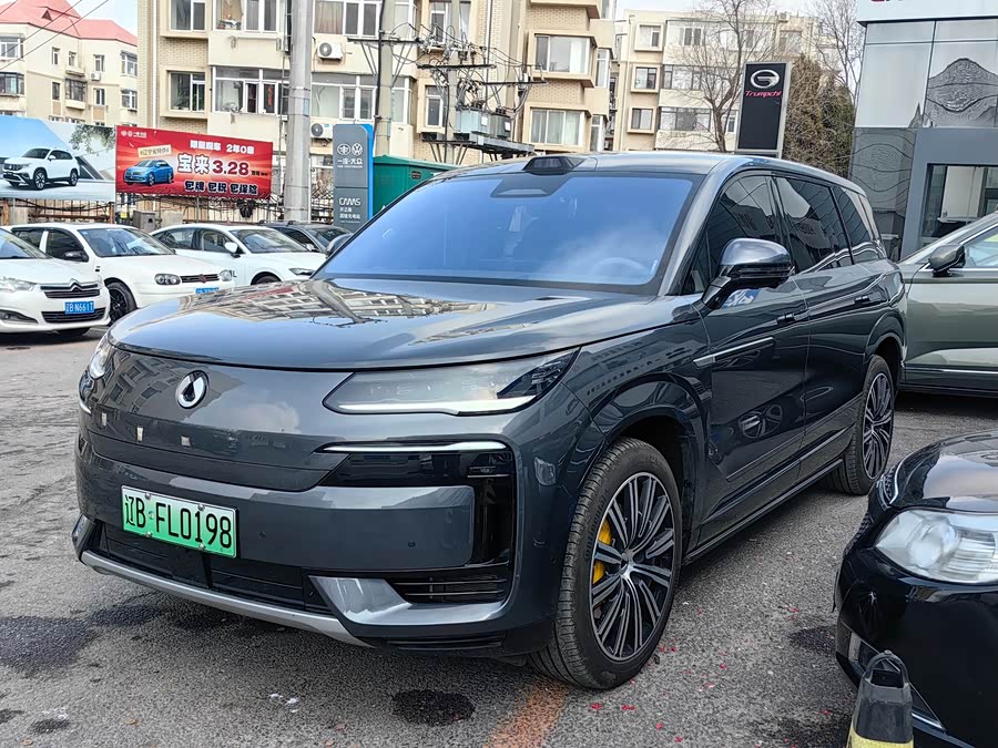 Denza N9 2025 #2 Denza N9 2025 car image #2