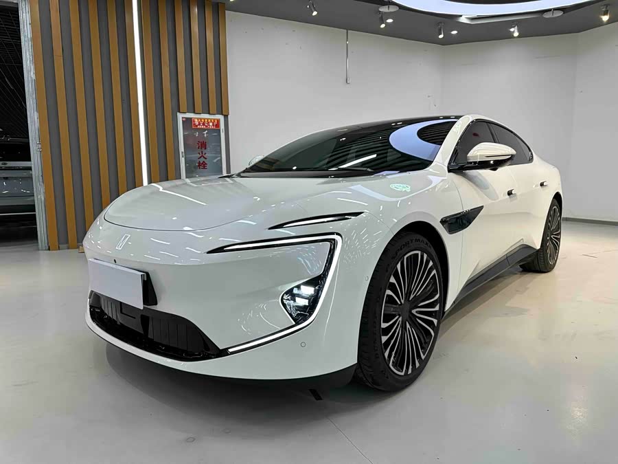 Avatr 12 2025 car image #2