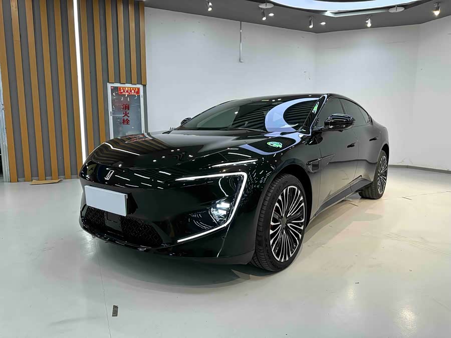 Avatr 12 2024 car image #2