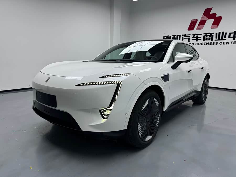 Avatr 11 2025 car image #2