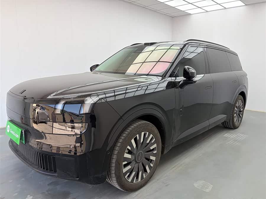 Lynk & Co 900 2025 car image #2