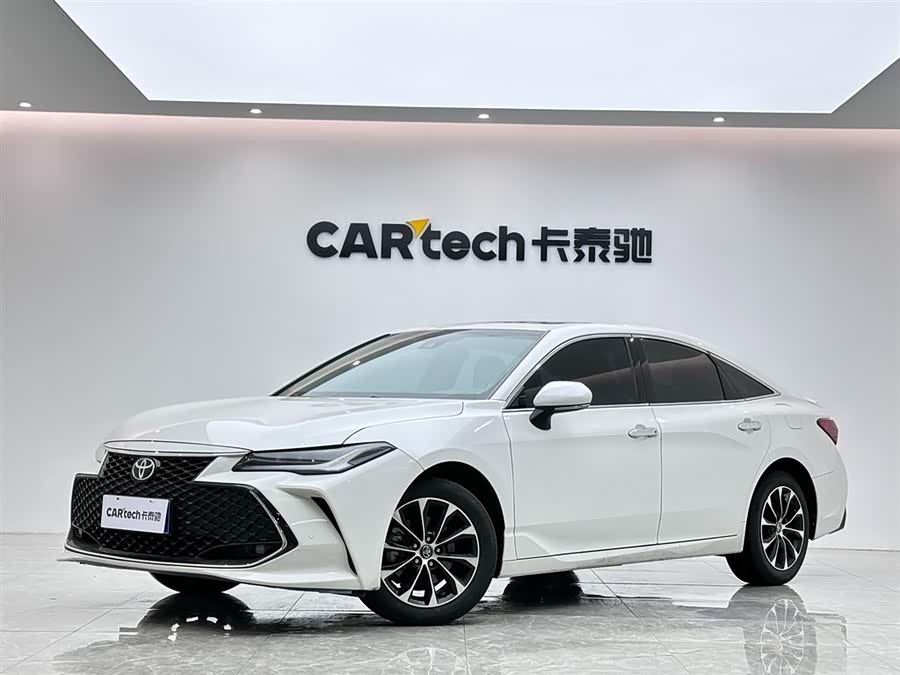 Toyota Avalon 2023 car image #2