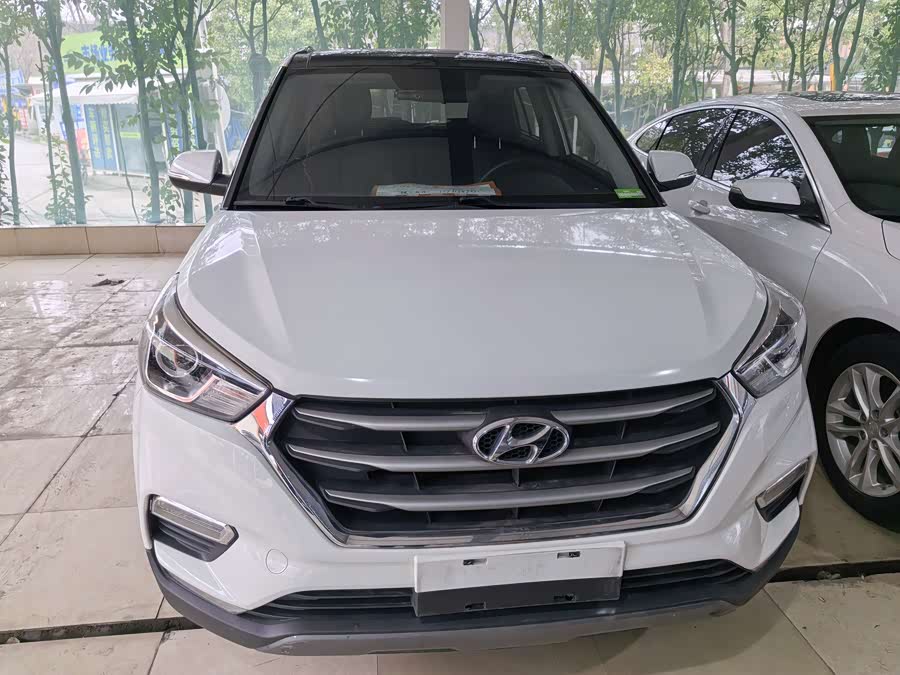 Hyundai ix25 2018 car image #2