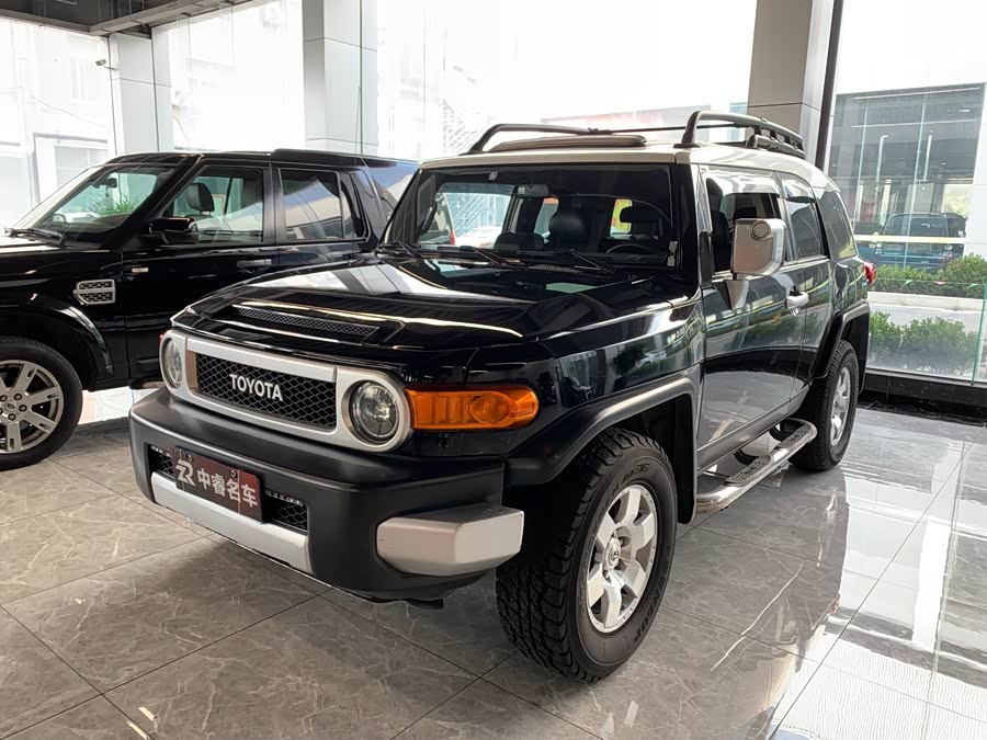 Toyota FJ Cruiser 2009 immagine di auto #2