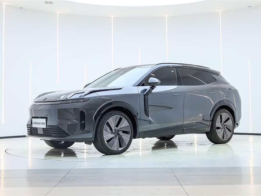 Lynk & Co 08 EM-P 2025 car image #2
