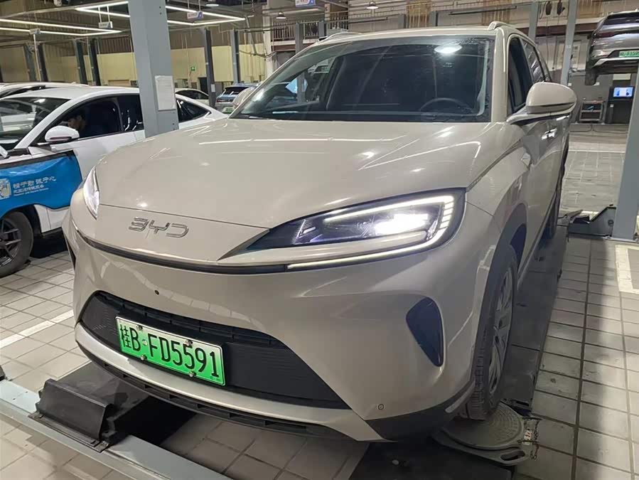 BYD Sea Lion 07 DM-i 2025 car image #2