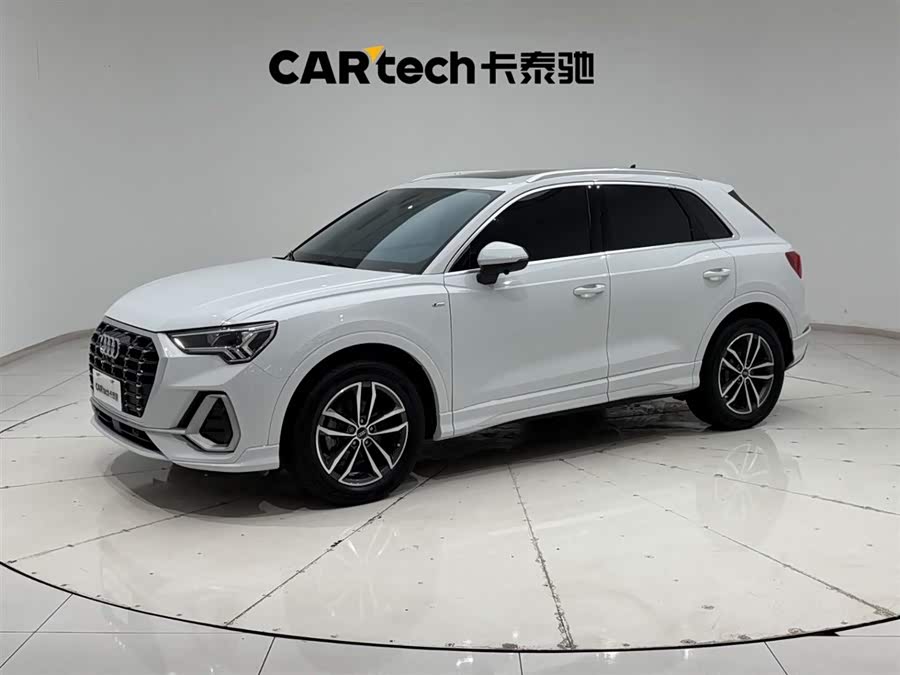 Audi Q3 2022 car image #2