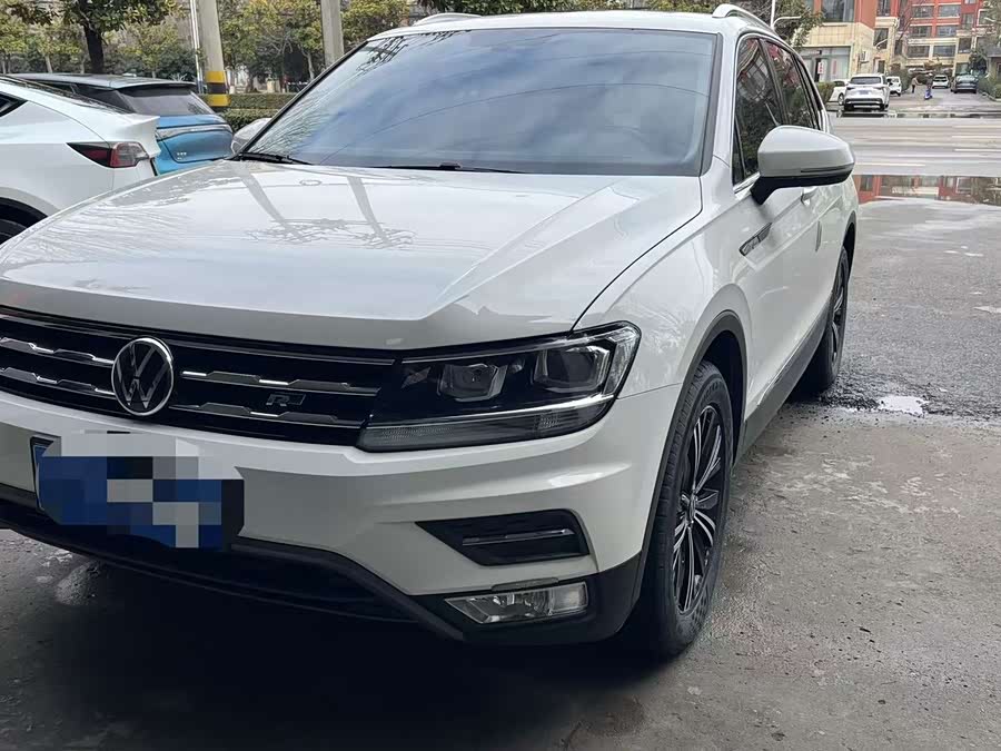 Volkswagen Tiguan L 2021 car image #2