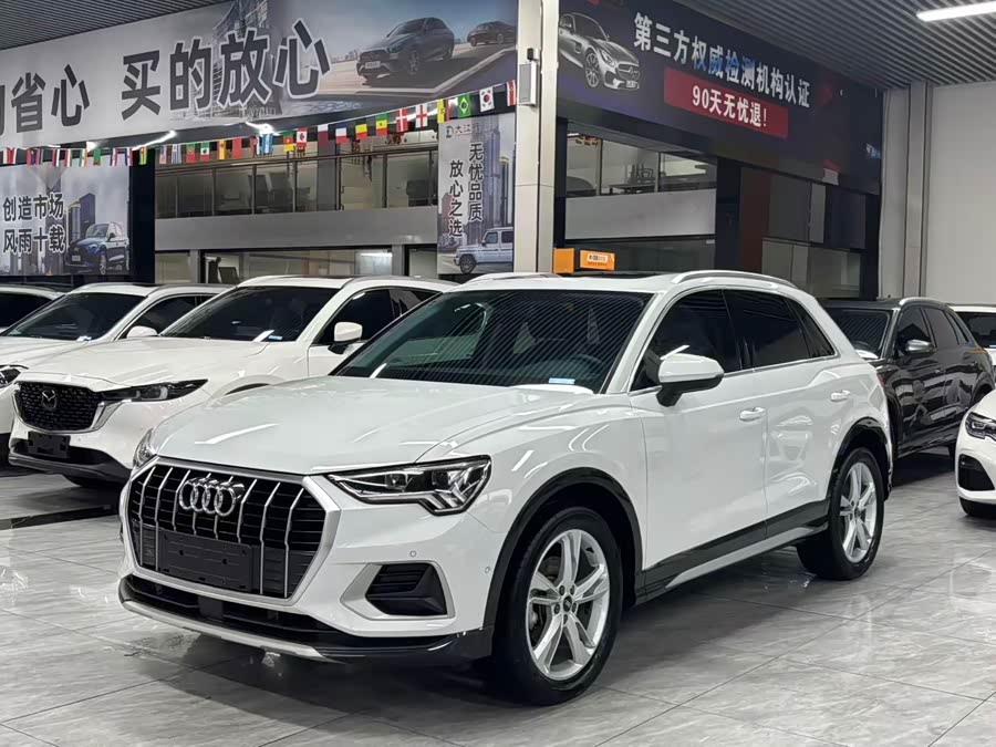 Audi Q3 2021 car image #2