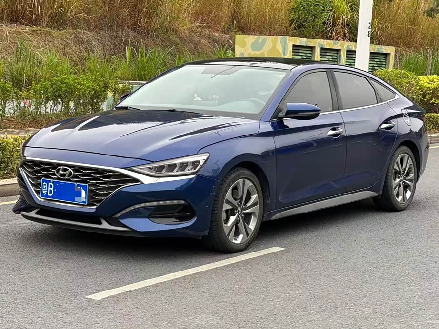 Hyundai Lafesta 2020 car image #2