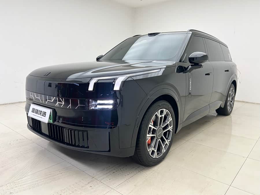 Lynk & Co 900 2025 car image #2