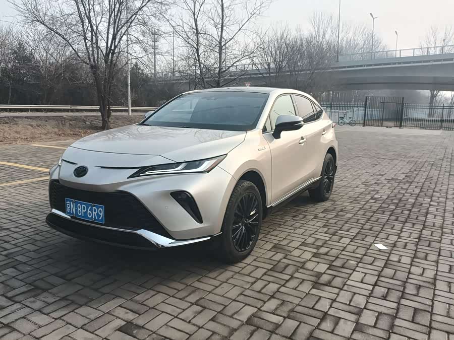 Toyota Venza 2023 car image #2