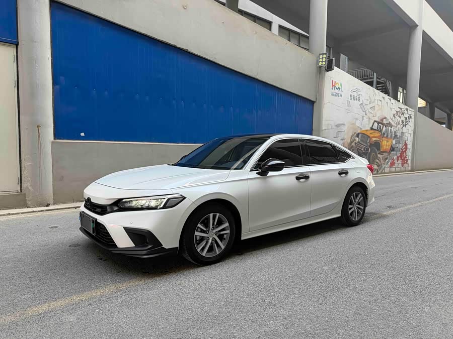 Honda Civic 2025 صورة سيارة #2