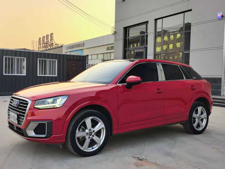 Audi Q2L 2019 car image #2