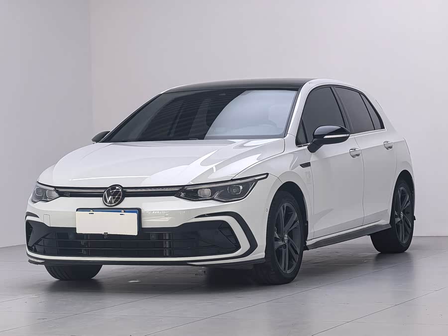 Volkswagen Golf 2021 car image #2