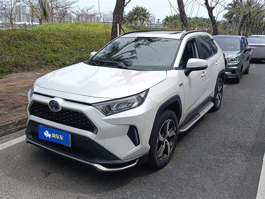 Toyota RAV4 Hybird E+ 2022 car image #2