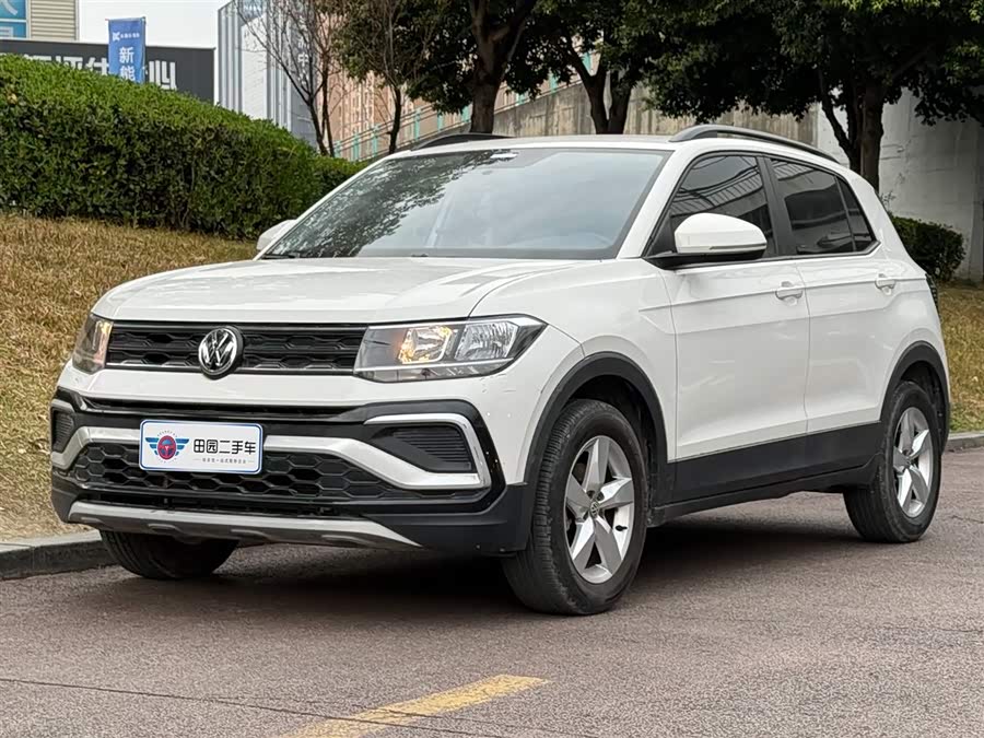 Volkswagen T-Cross 2021 car image #2