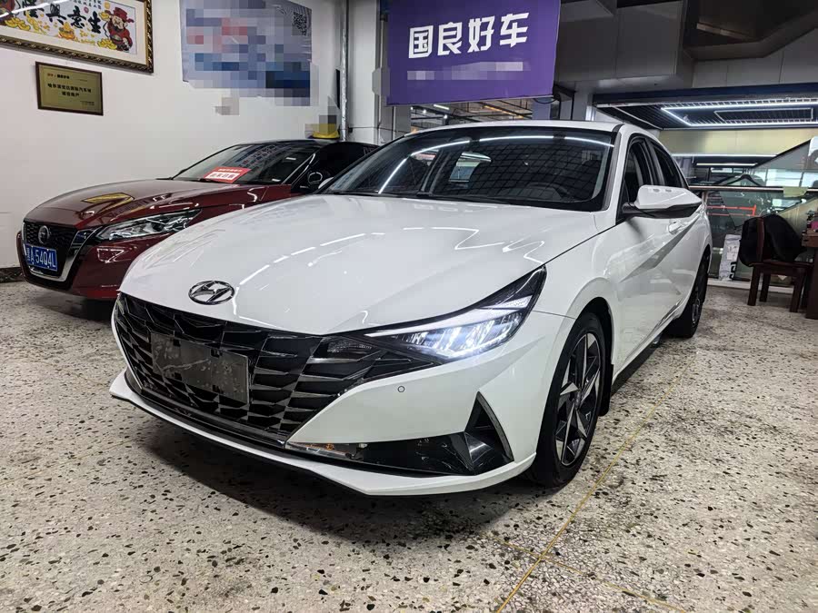 Hyundai Elantra 2023 immagine di auto #2