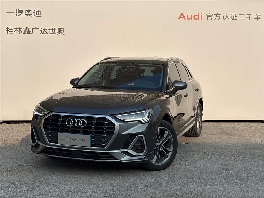 Audi Q3 2023 car image #2