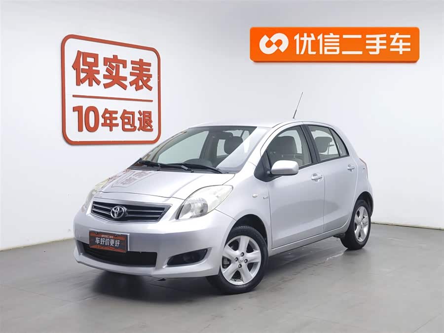 Toyota Yaris 2013 car image #2