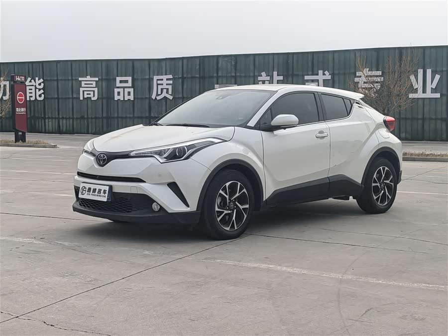Toyota C-HR 2020 car image #2