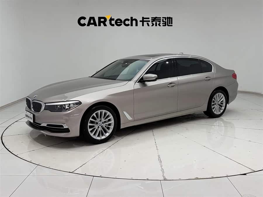 BMW 5 Series 2019 immagine di auto #2