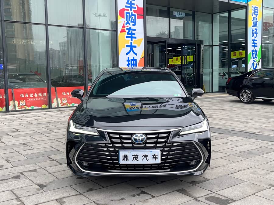 Toyota Avalon 2023 car image #2