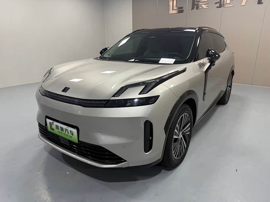 Lynk & Co 08 EM-P 2023 car image #2