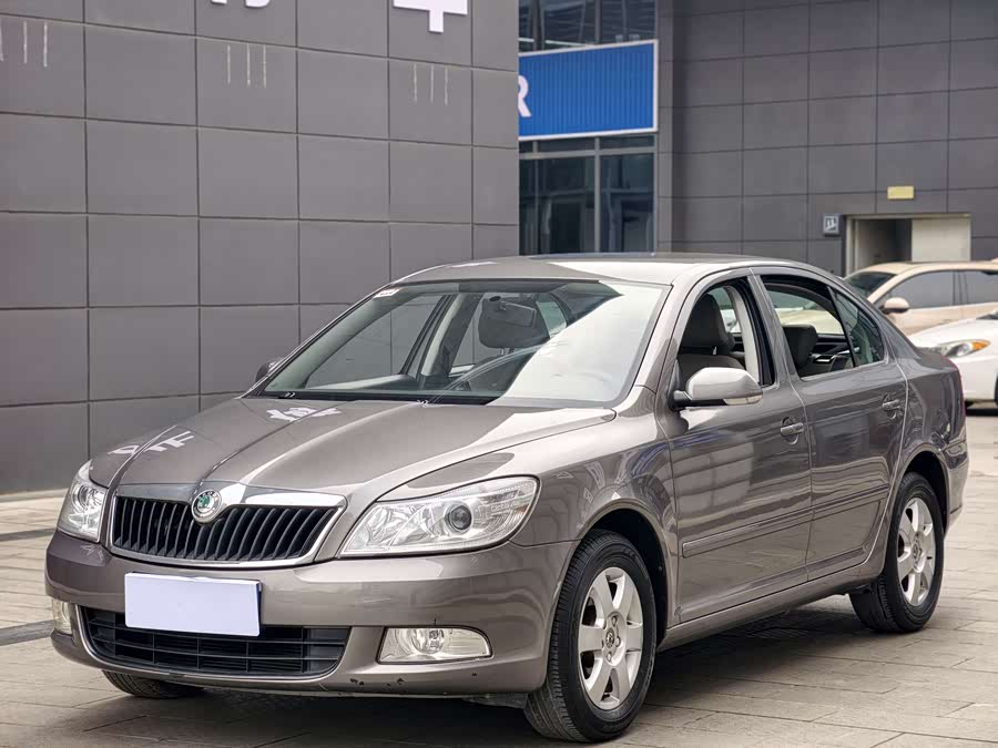 Skoda Octavia 2012 car image #2