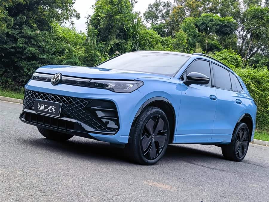 Volkswagen Tiguan L 2024 car image #2
