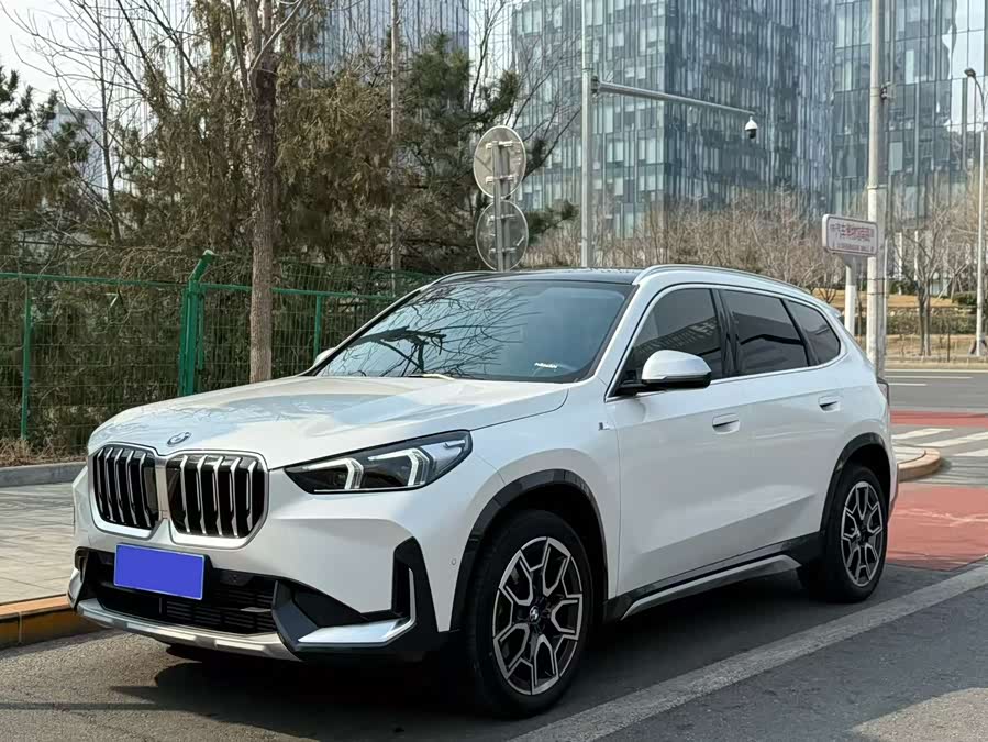BMW X1 2024 car image #2