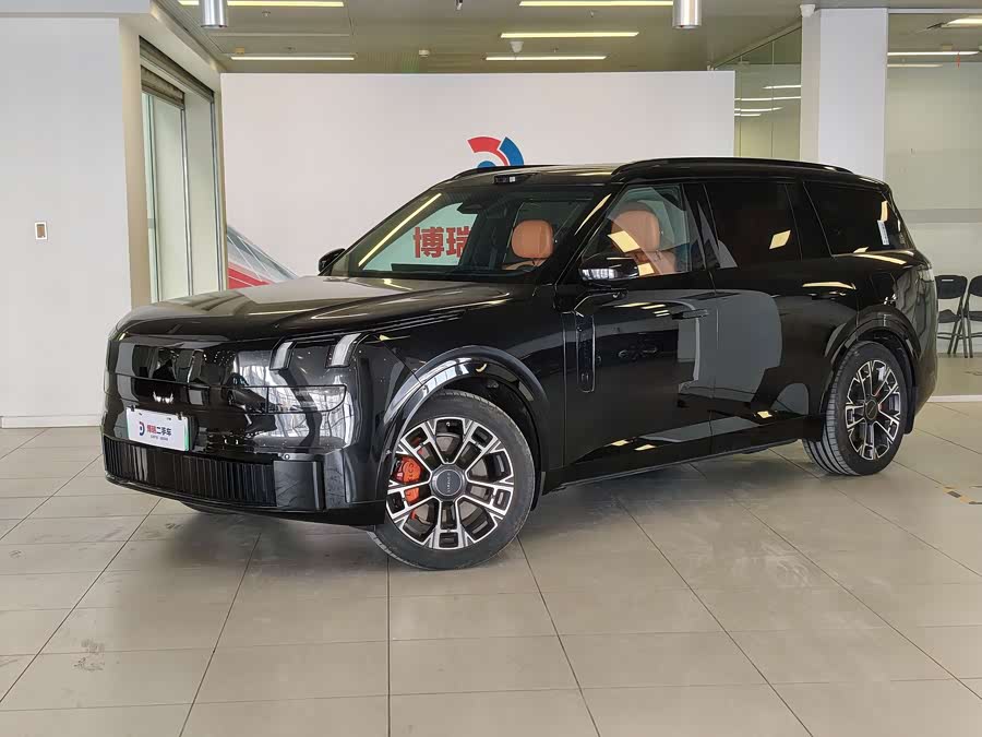 Lynk & Co 900 2025 car image #2