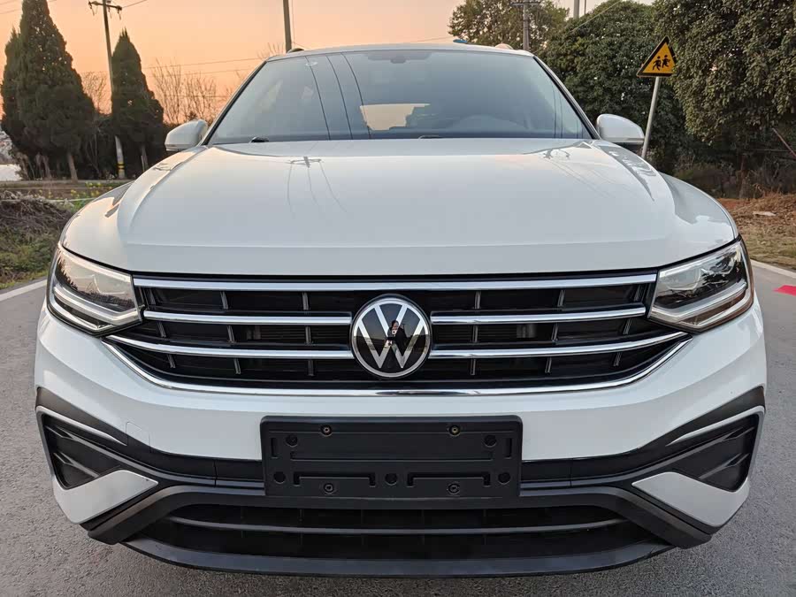 Volkswagen Tiguan L 2022 #2 Volkswagen Tiguan L 2022 car image #2
