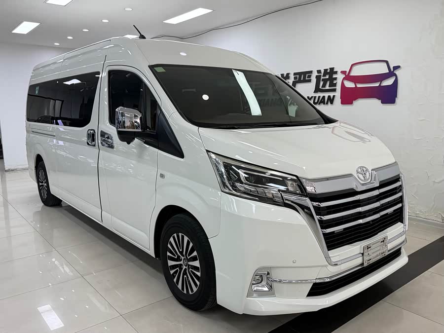 Toyota 2022 #2 Toyota 2022 car image #2